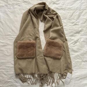 NWT Axes Femme Tan and brown faux fur pocket knit scarf